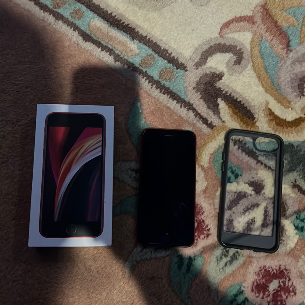 iPhone 7 red with box charger cord and case